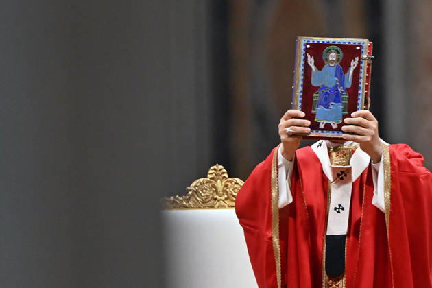 IPA89439175 - Italy, Rome, Vatican, October 8, 2026: Pope Leo XIV celebrates Holy Mass for the start of the academic year at the Pontifical Universities in St. Peter s Basilica in the Vatican. Photograph by ALESSIA GIULIANI Catholic Press Photo Copyright: xx xAlessiaxGiuliani Catholipressphox IPA89439175