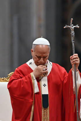 IPA89439176 - Italy, Rome, Vatican, October 8, 2026: Pope Leo XIV celebrates Holy Mass for the academic year at the Pontifical Universities in St. Peter s Basilica in the Vatican. Photograph by ALESSIA GIULIANI Catholic Press Photo Copyright: xx xAlessiaxGiuliani Catholipressphox IPA89439176