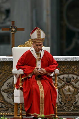 IPA89439187 - Italy, Rome, Vatican, October 8, 2026: Pope Leo XIV celebrates Holy Mass for the academic year at the Pontifical Universities in St. Peter s Basilica in the Vatican. Photograph by ALESSIA GIULIANI Catholic Press Photo Copyright: xx xAlessiaxGiuliani Catholipressphox IPA89439187