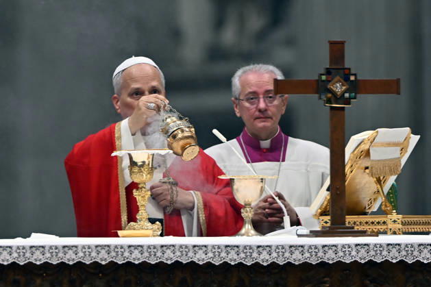 IPA89439168 - Italy, Rome, Vatican, October 8, 2026: Pope Leo XIV celebrates Holy Mass for the academic year at the Pontifical Universities in St. Peter s Basilica in the Vatican. Photograph by ALESSIA GIULIANI Catholic Press Photo Copyright: xx xAlessiaxGiuliani Catholipressphox IPA89439168