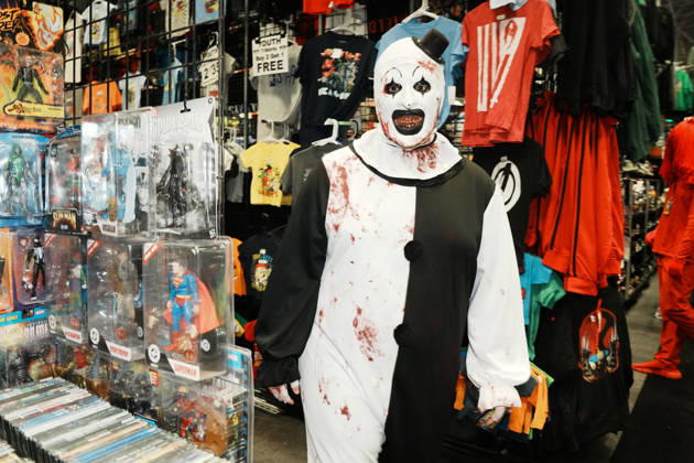 October 8, 2026, New York, New York, USA: An attendee in cosplay at the 2026 New York Comic Con at the Javits Center on October 8, 2026 in New York. New York USA - ZUMAb148 20261008_zap_b148_041 Copyright: xBryanxSmithx