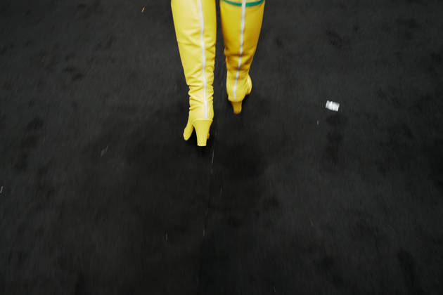October 8, 2026, New York, New York, USA: A woman in yellow boots at the 2026 New York Comic Con at the Javits Center on October 8, 2026 in New York. New York USA - ZUMAb148 20261008_zap_b148_053 Copyright: xBryanxSmithx