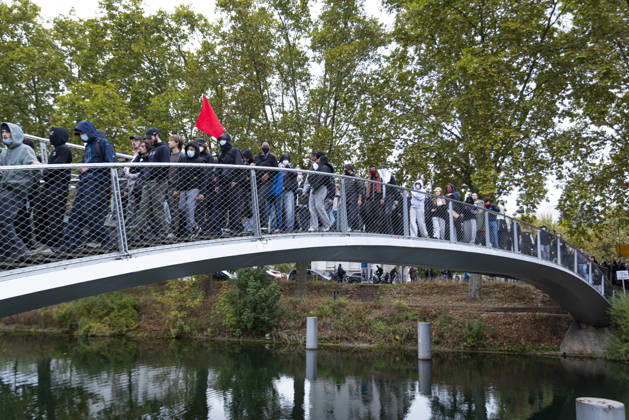 Clashes erupt during student protest in Strasbourg STRASBOURG, FRANCE - OCTOBER 8: Hundreds of students organized a spontaneous protest, often referred to as a wildcat demonstration, that moved through different areas of Strasbourg, France, on October 8, 2026. The demonstration was marked by clashes between protesters and police as students marched through the city during a day of national protest over education conditions and the 2027 education budget. Sathiri Kelpa Anadolu Strasbourg France. Editorial use only. Please get in touch for any other usage. Copyright: x2026xAnadoluxSathirixKelpax