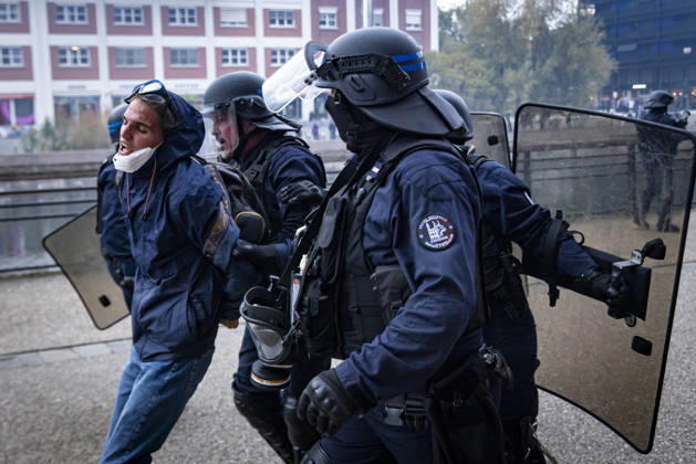 Clashes erupt during student protest in Strasbourg STRASBOURG, FRANCE - OCTOBER 8: A protester is detained by police officers during a spontaneous student demonstration in Strasbourg, France, on October 8, 2026. The demonstration moved through different areas of the city and was marked by clashes between protesters and police. Sathiri Kelpa Anadolu Strasbourg France. Editorial use only. Please get in touch for any other usage. Copyright: x2026xAnadoluxSathirixKelpax