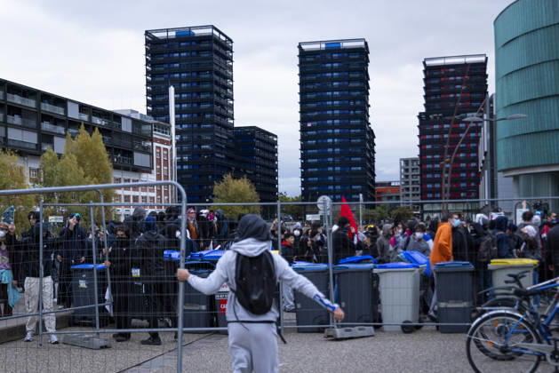 Clashes erupt during student protest in Strasbourg STRASBOURG, FRANCE - OCTOBER 8: A view of barriers as hundreds of students organized a spontaneous protest, often referred to as a wildcat demonstration, that moved through different areas of Strasbourg, France, on October 8, 2026. The demonstration was marked by clashes between protesters and police as students marched through the city during a day of national protest over education conditions and the 2027 education budget. Sathiri Kelpa Anadolu Strasbourg France. Editorial use only. Please get in touch for any other usage. Copyright: x2026xAnadoluxSathirixKelpax