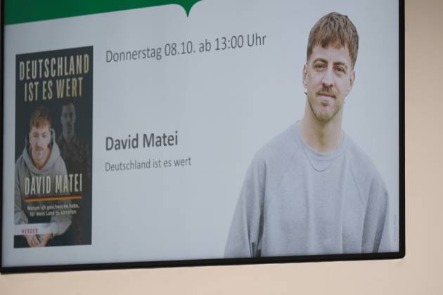 08.10.2026 Frankfurt am Main, Messe Frankfurter Buchmesse 2026 Deutschland ist es wert meint Autor und Ex-Bundeswehr-Reserveoffizier. David Matei