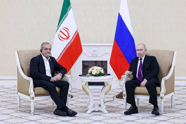 TURKMENISTAN, BALKAN PROVINCE - OCTOBER 8, 2026: Masoud Pezeshkian (L), President of Iran, and his counterpart Vladimir Putin of Russia hold a bilateral meeting in Turkmenbasy Turkmenistan - ZUMAt113 20261008_zaa_t113_731 Copyright: xVladimirxSmirnovx