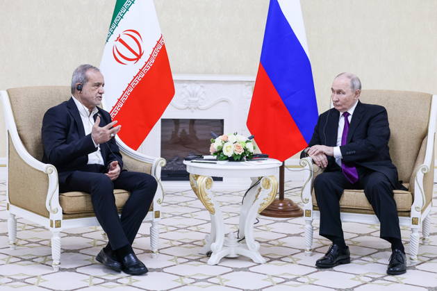 TURKMENISTAN, BALKAN PROVINCE - OCTOBER 8, 2026: Masoud Pezeshkian (L), President of Iran, and his counterpart Vladimir Putin of Russia hold a bilateral meeting in Turkmenbasy Turkmenistan - ZUMAt113 20261008_zaa_t113_732 Copyright: xVladimirxSmirnovx