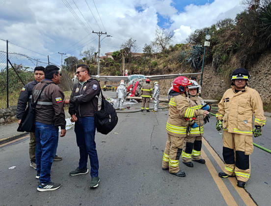 Cuenca,Ecuador, October 8, 2026 Shortly after noon, a light aircraft veered off the runway during airport operations. The plane ended up crashing outside the airport terminal and came to a stop on Hurtado de Mendoza Avenue, in the Milchichig ravine area. Preliminary reports identify the aircraft as a Cessna Grand Caravan EX belonging to Cuencana Airlines. Photo by Boris Romoleroux, API 20261008 248485 6ac7e7f9a74dc img 20261008 130234jpg jpeg Copyright: xBORISxROMOLEROUXx