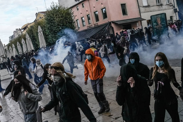 Protest against eduction conditions continues in Nancy NANCY, FRANCE - OCTOBER 8: Police intervene with tear gas during student protest against education conditions in Nancy, France, on October 8, 2026. Students took part in a nationwide high-school mobilization over school conditions and demands for greater education resources. Muhammed Said Tako Anadolu Nancy France. Editorial use only. Please get in touch for any other usage. Copyright: x2026xAnadoluxMuhammedxSaidxTakox