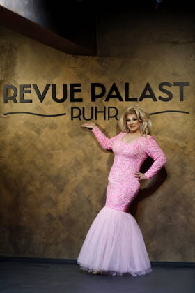 01.09.2026 Herne Revue Palast Ruhr Pressekonferenz zur neuen Show - Iconics - Mischung aus Travestie , Drag , Livegesang , Akrobatik und Tanz Roxy