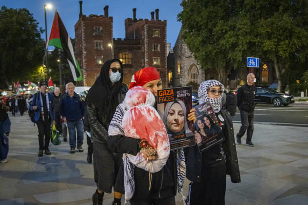 Pro-Palestine Silent Funeral Procession Central London, October 8, 2026 A pro-Palestine silent funeral procession took place in Central London, with demonstrators walking in silence to remember Palestinians killed in the conflict in Gaza. Participants carried Palestinian flags and placards, while some held a coffin and others carried effigies wrapped in burial shrouds, symbolising those killed in the conflict., Credit:Zak Irfan Avalon Copyright: xZakxIrfanx xAvalonx 1141549610