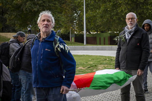 Pro-Palestine Silent Funeral Procession Central London, October 8, 2026 A pro-Palestine silent funeral procession took place in Central London, with demonstrators walking in silence to remember Palestinians killed in the conflict in Gaza. Participants carried Palestinian flags and placards, while some held a coffin and others carried effigies wrapped in burial shrouds, symbolising those killed in the conflict., Credit:Zak Irfan Avalon Copyright: xZakxIrfanx xAvalonx 1141551879