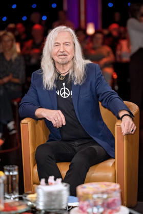 MDR - Riverboat. Gitarrist Bernd Römer ( KARAT ) anläßlich der Aufzeichnung der MDR - Talkshow Riverboat am 08.10.2026 in der Mediacity Leipzig. 20261008SFL0080