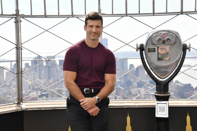 NEW YORK, NY- OCTOBER 8: Parker Young at the Empire State Building to Celebrate the Premiere of CBS New Series, Eternally Yours on October 8, 2026 in New York City. Credit: AdMedia New York City USA - ZUMAa123 20261008_zaa_a123_095 Copyright: xJohnxFyckex