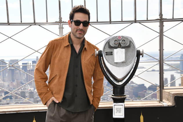 NEW YORK, NY- OCTOBER 8: Ed Weeks at the Empire State Building to Celebrate the Premiere of CBS New Series, Eternally Yours on October 8, 2026 in New York City. Credit: AdMedia New York City USA  - ZUMAa123 20261008_zaa_a123_104 Copyright: xJohnxFyckex