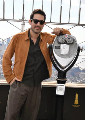 NEW YORK, NY- OCTOBER 8: Ed Weeks at the Empire State Building to Celebrate the Premiere of CBS New Series, Eternally Yours on October 8, 2026 in New York City. Credit: AdMedia New York City USA - ZUMAa123 20261008_zaa_a123_107 Copyright: xJohnxFyckex