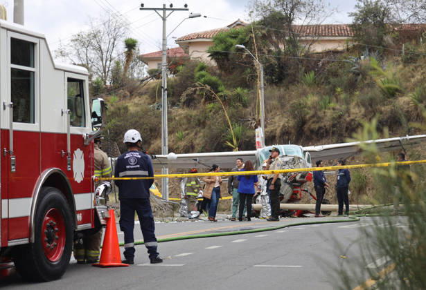 Cuenca,Ecuador, October 8, 2026 Shortly after noon, a light aircraft veered off the runway during airport operations. The plane ended up crashing outside the airport terminal and came to a stop on Hurtado de Mendoza Avenue, in the Milchichig ravine area. Preliminary reports identify the aircraft as a Cessna Grand Caravan EX belonging to Cuencana Airlines. Photo: Boris Romoleroux API 20261008 248493 6ac80f9478339 brr 1870 Copyright: xBORISxROMOLEROUXx