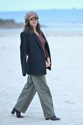 37th Dinard British Irish Film Festival Day 2 FC Jury members Zoe Adjani, attend the inauguration of the beach hut bearing Amira Casar name during Day Two of the 37th Dinard British Irish Film Festival on October 8, 2026 in Dinard, France Photo by Franck Castel ABACAPRESS.COM Dinard Copyright: xCastelxFranck ABACAx