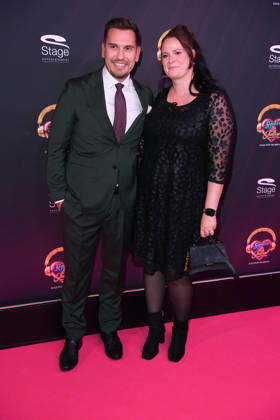Chris Fleischhauer, Simone Wimmer (Hitradio Antenne 1) bei der & JULIA MUSICALPREMIERE im Stage Palladium Theater in Stuttgart am 08.10.2026