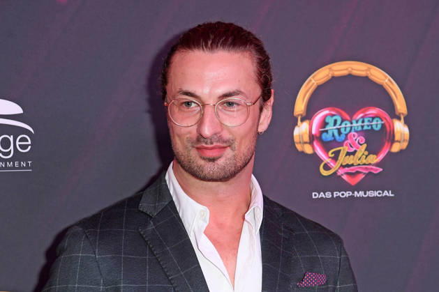 Nicolas Puschmann bei der & JULIA MUSICALPREMIERE im Stage Palladium Theater in Stuttgart am 08.10.2026