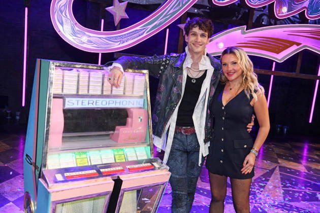 Jonathan Guth (als Romeo), Evelyn Burdecki bei der & JULIA MUSICALPREMIERE im Stage Palladium Theater in Stuttgart am 08.10.2026