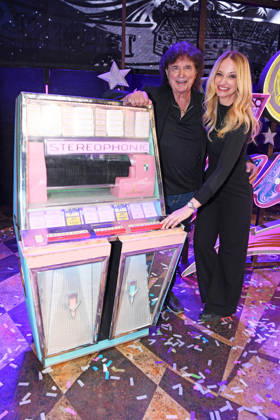Olaf der Flipper (Olaf Malolepski) mit Tochter Pia Malo bei der & JULIA MUSICALPREMIERE im Stage Palladium Theater in Stuttgart am 08.10.2026
