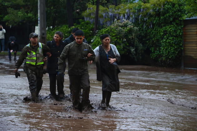 Santiago, October 8, 2026: A mudslide is affecting the area from San Carlos de Apoquindo to Los Dominicos in the Las Condes district, causing widespread damage and sweeping away vehicles and people. Dragomir Yankovic Aton, Chile, Santiago, Chile Aton 1197972  Copyright: DRAGOMIRxYANKOVIC ATONxCHILE