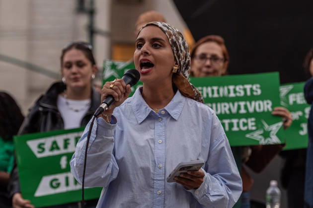 October 8, 2026, New York, New York, USA: Hundreds of sexual assualt survivors and aliies came together in solidarity with Jane Doe in the wake of the Cornell 7 case. Speakers from womens rights groups Women s March, Me Too, Feminist Generation and Feminist took the stage to speak on the culture of sexual violence in the US. New York USA - ZUMAh214 20261008_znp_h214_001 Copyright: xSDxHerzogx