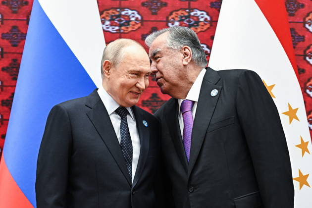 TURKMENISTAN, BALKAN PROVINCE - OCTOBER 9, 2026: Vladimir Putin (L), President of Russia, and his counterpart Emomali Rahmon of Tajikistan during a photo op for participants ahead of a meeting of the CIS Council of Heads of State in Turkmenbasy Turkmenistan  - ZUMAt113 20261009_zaa_t113_005 Copyright: xSergeixBobylevx