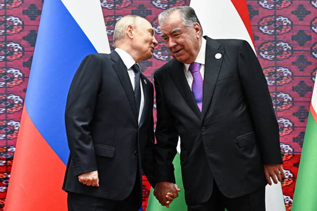 TURKMENISTAN, BALKAN PROVINCE - OCTOBER 9, 2026: Vladimir Putin (L), President of Russia, and his counterpart Emomali Rahmon of Tajikistan during a photo op for participants ahead of a meeting of the CIS Council of Heads of State in Turkmenbasy Turkmenistan  - ZUMAt113 20261009_zaa_t113_006 Copyright: xSergeixBobylevx