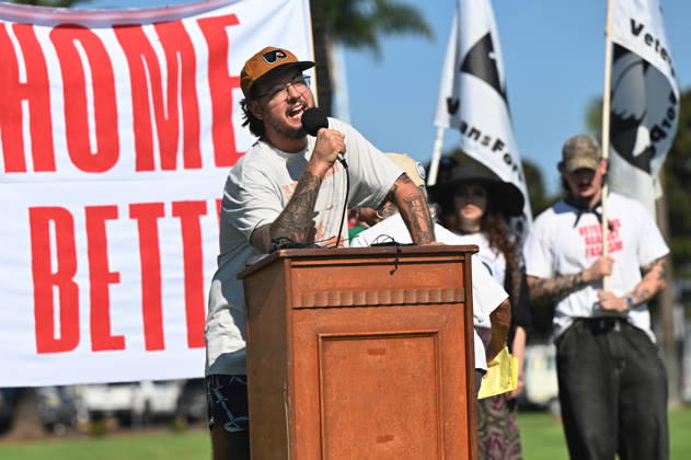 USS Abraham Lincoln returns to home port of San Diego after near-record deployment SAN DIEGO, UNITED STATES - OCTOBER 08: Some veterans, military families from Veterans for Peace-SD group, including active-duty military and activists attend a press conference before the USS Abraham Lincoln Nimitz-class aircraft carrier approached its homeport at Naval Air Station North Island on return from its historic 10-month deployment on October 8, 2026 as seen from the Port of San Diego in San Diego, California, United States. The USS Abraham Lincoln (CVN 72) set a U.S. Navy record spending over 260 days consecutively at sea without a port call while playing a key role in Operation Epic Fury and regional maritime security operations in the Middle East  Copyright: x2026xAnadoluxCarlosxA.xMorenox