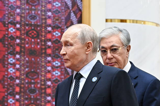 TURKMENISTAN, BALKAN PROVINCE - OCTOBER 9, 2026: Russia s President Vladimir Putin (L) and Kazakhstan s President Kassym-Jomart Tokayev during a photo op for participants ahead of a meeting of the CIS Council of Heads of State in Turkmenbasy Turkmenistan  - ZUMAt113 20261009_zaa_t113_013 Copyright: xSergeixBobylevx