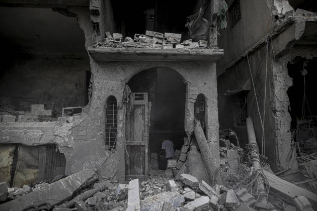 Israeli army continues its attacks on Gaza despite the ceasefire GAZA CITY, PALESTINE - OCTOBER 9: A general view of the destruction as Palestinian civilians and emergency responders search through the debris of damaged residential buildings following an Israeli military airstrike in the Sabra neighborhood, south of Gaza City, Palestine on October 9, 2026. Multiple dead and wounded, including women and children, were reported as rescue teams worked under severe resource shortages to extract survivors from beneath destroyed structures. Saeed M. M. T. Jaras Anadolu Gaza City Gaza. Editorial use only. Please get in touch for any other usage.  Copyright: x2026xAnadoluxSaeedxM.xM.xT.xJarasx