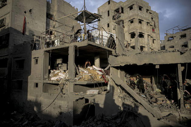 Israeli army continues its attacks on Gaza despite the ceasefire GAZA CITY, PALESTINE - OCTOBER 9: A general view of the destruction as Palestinian civilians and emergency responders search through the debris of damaged residential buildings following an Israeli military airstrike in the Sabra neighborhood, south of Gaza City, Palestine on October 9, 2026. Multiple dead and wounded, including women and children, were reported as rescue teams worked under severe resource shortages to extract survivors from beneath destroyed structures. Saeed M. M. T. Jaras Anadolu Gaza City Gaza. Editorial use only. Please get in touch for any other usage.  Copyright: x2026xAnadoluxSaeedxM.xM.xT.xJarasx