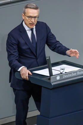 Bundestag Karsten Wildberger (CDU), Bundesminister fuer Digitales und Staatsmodernisierung, im Deutschen Bundestag am 09.10.26 in Berlin. Berlin Berlin Deutschland Bundestag