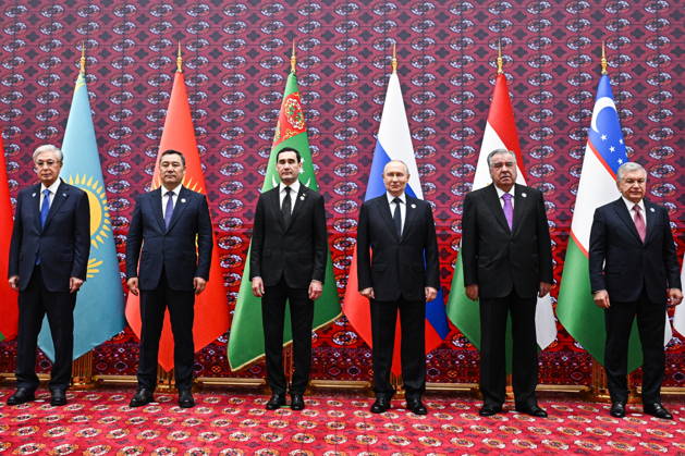 TURKMENISTAN, BALKAN PROVINCE - OCTOBER 9, 2026: Kazakhstan s President Kassym-Jomart Tokayev, Kyrgyzstan s President Sadyr Japarov, Turkmenistan s President Serdar Berdimuhamedow, Russia s President Vladimir Putin, Tajikistan s President Emomali Rahmon, and Uzbekistan s President Shavkat Mirziyoyev (L-R) pose during a photo op for participants ahead of a meeting of the CIS Council of Heads of State in Turkmenbasy Turkmenistan  - ZUMAt113 20261009_zaa_t113_025 Copyright: xSergeixBobylevx