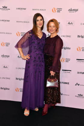 Janina Lin Otto und Julia Becker bei der Verleihung der Brigitte Award 2026 im Kino International in Berlin am 08.10.2026
