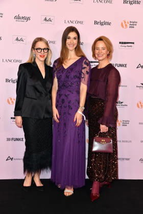 Julia Becker, Collien Fernandes und Susanna Riethmuller bei der Verleihung der Brigitte Award 2026 im Kino International in Berlin am 08.10.2026