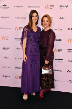 Janina Lin Otto und Julia Becker bei der Verleihung der Brigitte Award 2026 im Kino International in Berlin am 08.10.2026