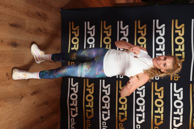 Boxerin Natalie Zimmermann, Fitnessgeräte statt Roter Teppich - das 20. Fitnessstudio vom Sports Club wurde in Hamburg-Poppenbüttel eröffnet, prominente Gäste probierten die Fitness- und Wellnessgeräte inklusive Ladies-Area, Saunen und Relaxpool auf 5000 Quadratmetern Fläche gleich aus, Hamburg 8.10.2026