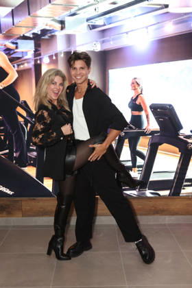 Profitänzer unter sich: Christine Deck und Alexandru Ionel, Fitnessgeräte statt Roter Teppich - das 20. Fitnessstudio vom Sports Club wurde in Hamburg-Poppenbüttel eröffnet, prominente Gäste probierten die Fitness- und Wellnessgeräte inklusive Ladies-Area, Saunen und Relaxpool auf 5000 Quadratmetern Fläche gleich aus, Hamburg 8.10.2026