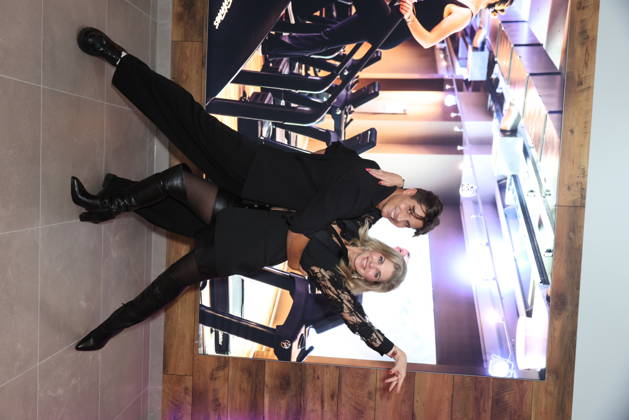 Profitänzer unter sich: Christine Deck und Alexandru Ionel, Fitnessgeräte statt Roter Teppich - das 20. Fitnessstudio vom Sports Club wurde in Hamburg-Poppenbüttel eröffnet, prominente Gäste probierten die Fitness- und Wellnessgeräte inklusive Ladies-Area, Saunen und Relaxpool auf 5000 Quadratmetern Fläche gleich aus, Hamburg 8.10.2026