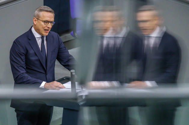Bundestag Karsten Wildberger (CDU), Bundesminister fuer Digitales und Staatsmodernisierung, im Deutschen Bundestag am 09.10.26 in Berlin. Berlin Berlin Deutschland Bundestag