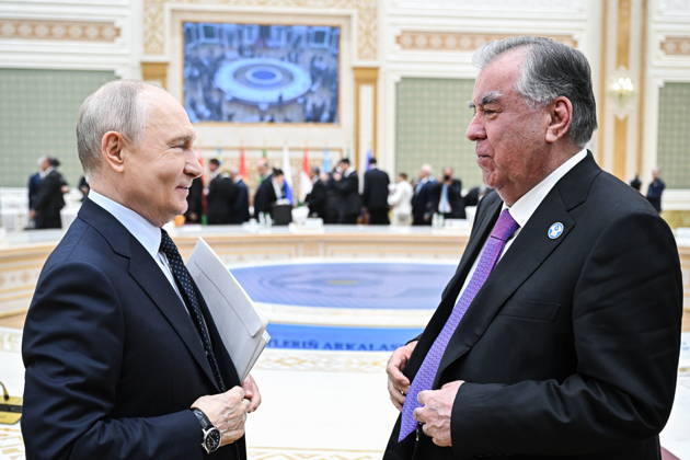 TURKMENISTAN, BALKAN PROVINCE - OCTOBER 9, 2026: Russia s President Vladimir Putin and Tajikistan s President Emomali Rahmon talk after a narrow-format meeting of the CIS Council of Heads of State in Turkmenbashi Turkmenistan  - ZUMAt113 20261009_zaa_t113_148 Copyright: xSergeixBobylevx