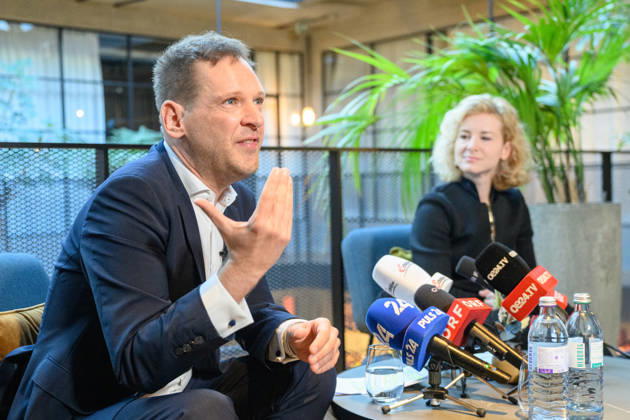 photonews.at - Wien, 09.10.2026. Pressegespräch mit den neuen geschäftsführenden SPÖ-Parteivorsitzenden. PHOTO: geschäftsführender Vorsitzender der SPÖ Philip Kucher und geschäftsführende Vorsitzende der SPÖ Eva-Maria Holzleitner Press briefing with the new interim SPÖ party leaders. Innenpolitik,Innenpolitik, SPÖ, Sozialdemokratie PG mit den geschäftsführenden SPÖ-Parteivorsitzenden
