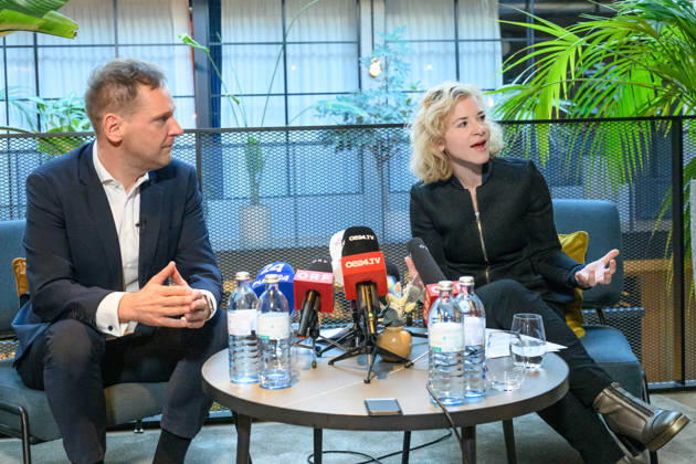 photonews.at - Wien, 09.10.2026. Pressegespräch mit den neuen geschäftsführenden SPÖ-Parteivorsitzenden. PHOTO: geschäftsführender Vorsitzender der SPÖ Philip Kucher und geschäftsführende Vorsitzende der SPÖ Eva-Maria Holzleitner Press briefing with the new interim SPÖ party leaders. Innenpolitik,Innenpolitik, SPÖ, Sozialdemokratie PG mit den geschäftsführenden SPÖ-Parteivorsitzenden