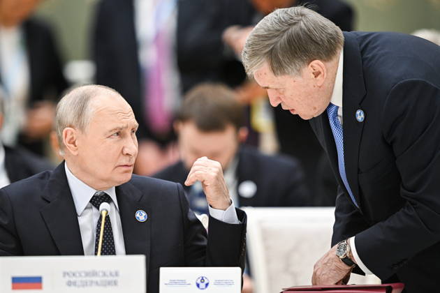 TURKMENISTAN, BALKAN PROVINCE - OCTOBER 9, 2026: Russia s President Vladimir Putin (L) and his adviser Yuri Ushakov during a narrow-format meeting of the CIS Council of Heads of State in Turkmenbashi Turkmenistan  - ZUMAt113 20261009_zaa_t113_151 Copyright: xSergeixBobylevx