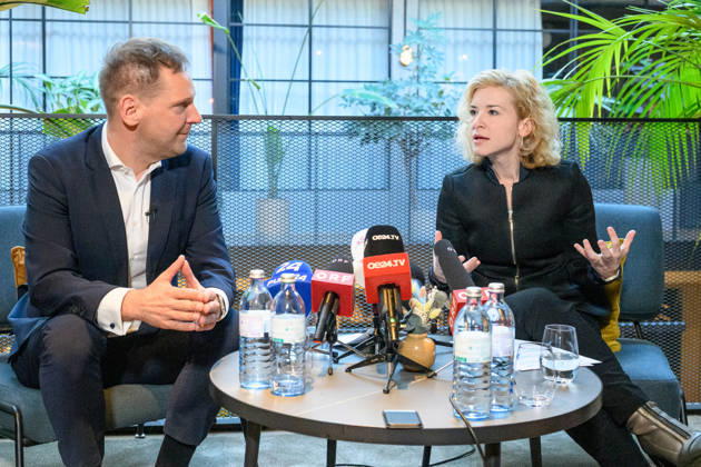 photonews.at - Wien, 09.10.2026. Pressegespräch mit den neuen geschäftsführenden SPÖ-Parteivorsitzenden. PHOTO: geschäftsführender Vorsitzender der SPÖ Philip Kucher und geschäftsführende Vorsitzende der SPÖ Eva-Maria Holzleitner Press briefing with the new interim SPÖ party leaders. Innenpolitik,Innenpolitik, SPÖ, Sozialdemokratie PG mit den geschäftsführenden SPÖ-Parteivorsitzenden