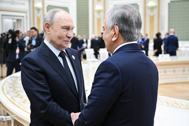 TURKMENISTAN, BALKAN PROVINCE - OCTOBER 9, 2026: Russia s President Vladimir Putin (L) and Uzbekistan s President Shavkat Mirziyoyev shake hands after a narrow-format meeting of the CIS Council of Heads of State in Turkmenbashi Turkmenistan  - ZUMAt113 20261009_zaa_t113_160 Copyright: xSergeixBobylevx